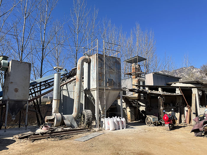 玛沁县混凝土用石英砂生产现场